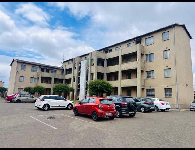 2 BEDROOM PROPERTY TO RENT IN FLEURHOF